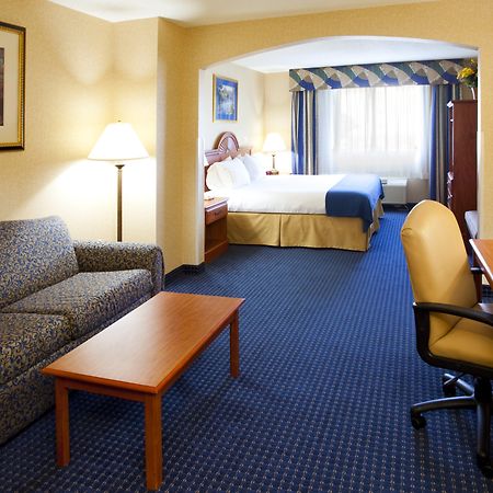 Holiday Inn Express Syracuse Airport By Ihg North Syracuse Eksteriør billede