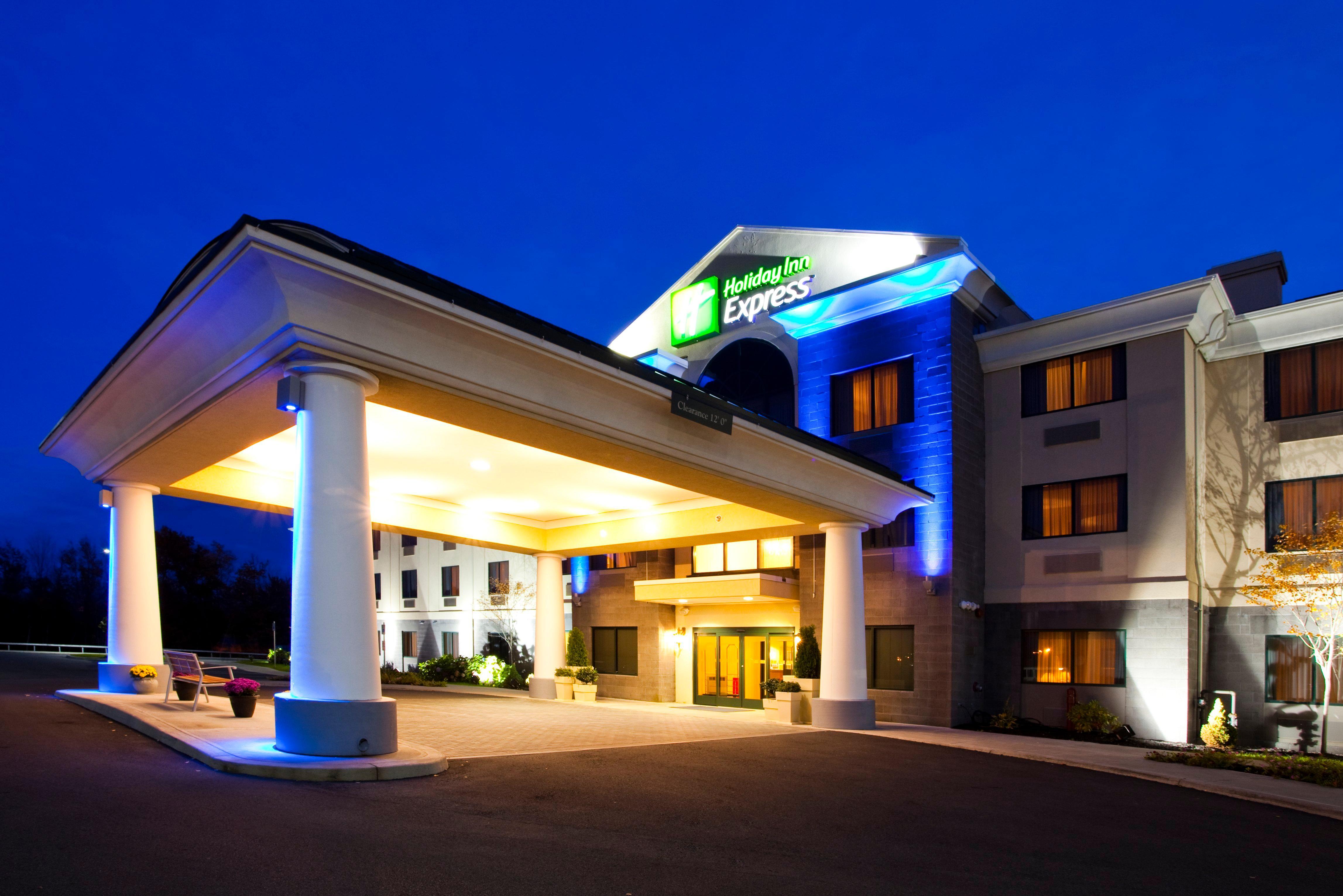 Holiday Inn Express Syracuse Airport By Ihg North Syracuse Eksteriør billede